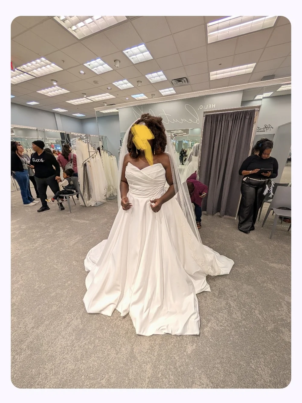White Strapless Wedding Gown (Veil Not Included) - Oleg Cassini